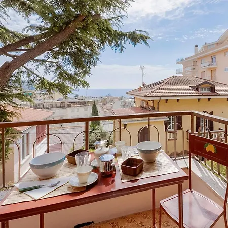 Flora Vintage Apartment Sanremo