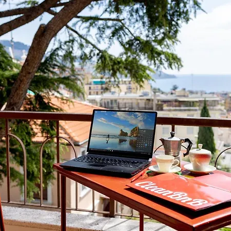 Guesthost - Flora Vintage Apartment Sanremo