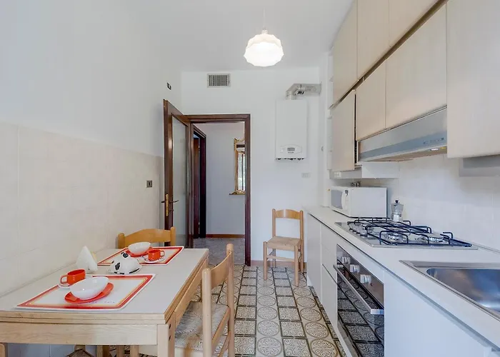 Guesthost - Flora Vintage Apartment