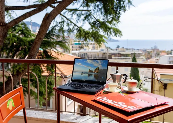 Guesthost - Flora Vintage Apartment Sanremo