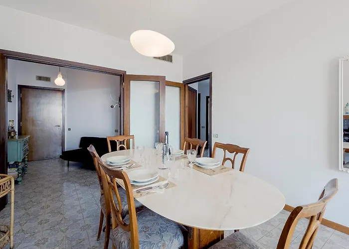 Guesthost - Flora Vintage Apartment Sanremo